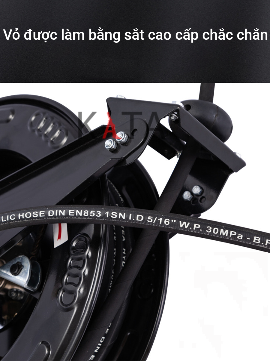 cuộn rửa xe tự rút